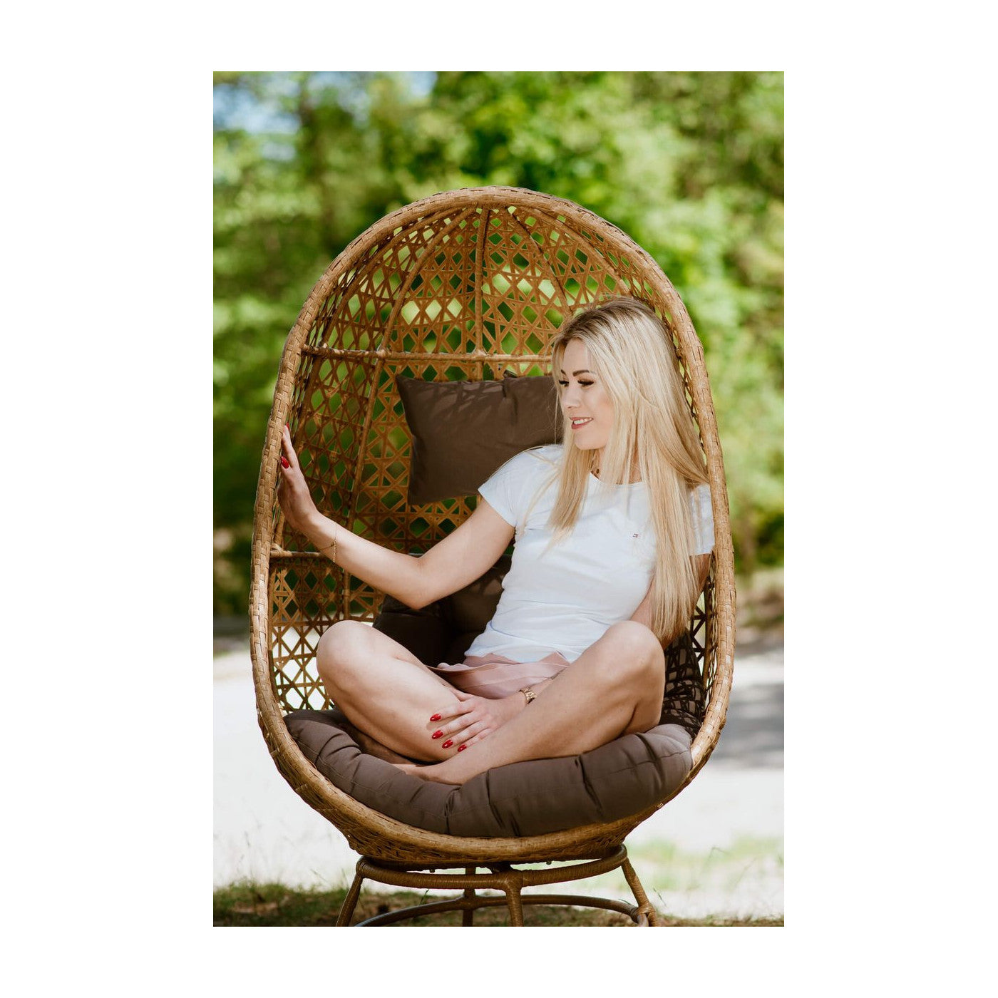 Obrotowy fotel ogrodowy EGG 82 × 80 × 147 cm beżowy